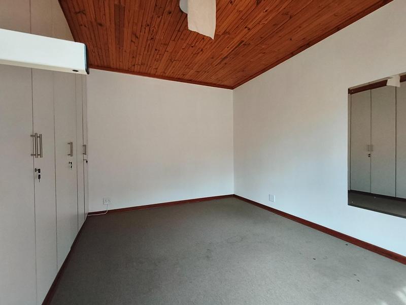 5 Bedroom Property for Sale in Oatlands North Eastern Cape